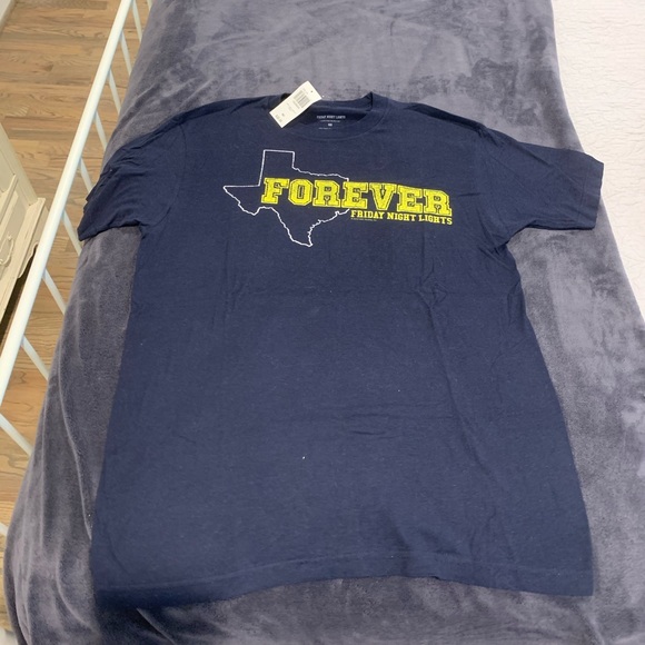 Friday Night Lights t-shirt (size M) - Picture 2 of 3